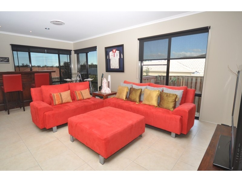 27 Treeline Circuit, Upper Coomera QLD 4209