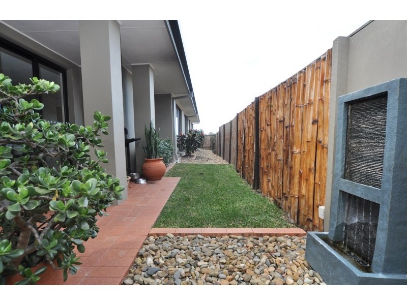 27 Treeline Circuit, Upper Coomera QLD 4209