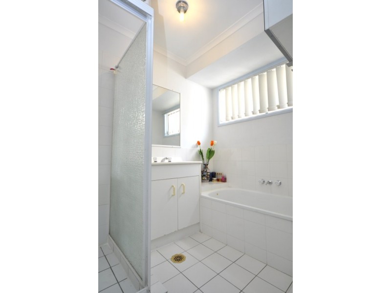 2/19 Michigan Drive, Oxenford QLD 4210