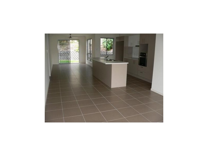 2/8 Mugello Drive, Oxenford QLD 4210