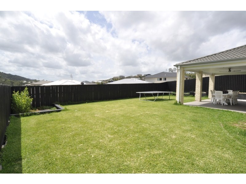 92 Wunburra Circle, Pacific Pines QLD 4211