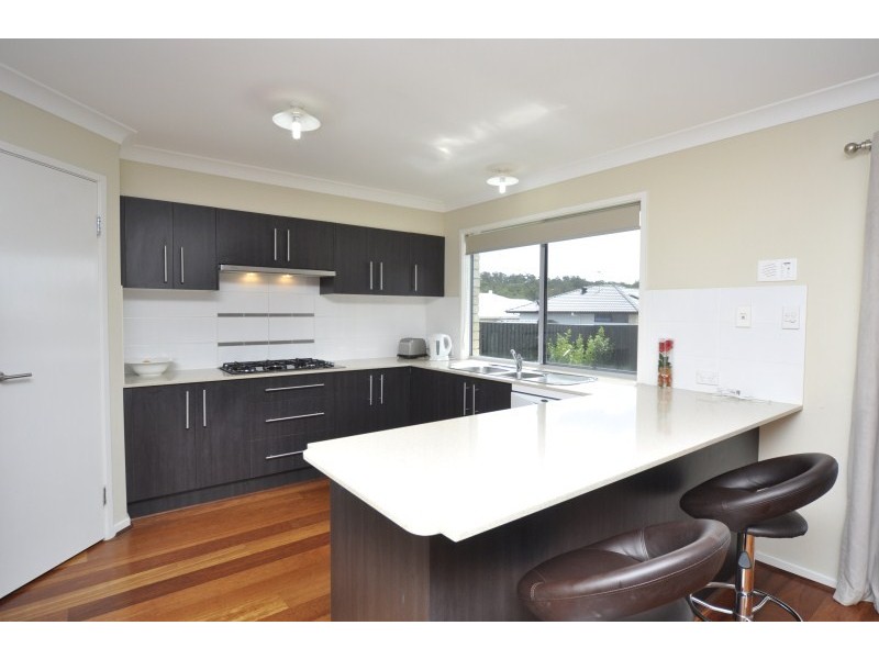 92 Wunburra Circle, Pacific Pines QLD 4211