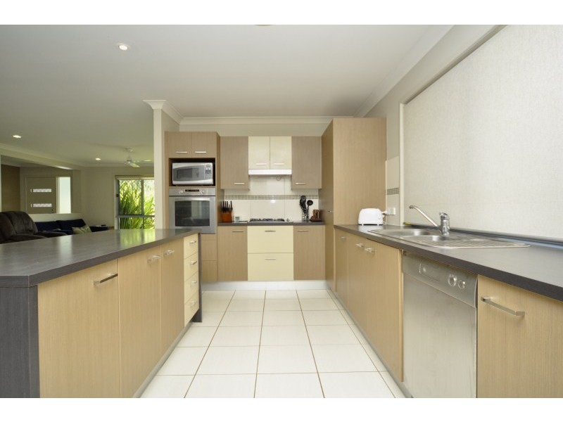 3 Bakers Ridge Drive, Oxenford QLD 4210