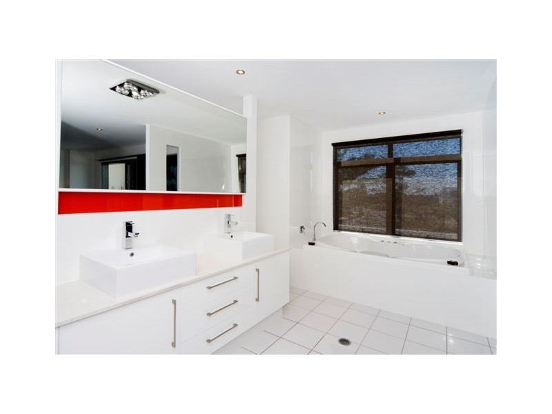 2 Fleetwood Court, Helensvale QLD 4212