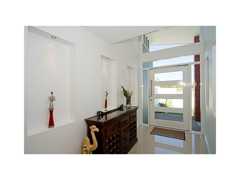 2 Fleetwood Court, Helensvale QLD 4212