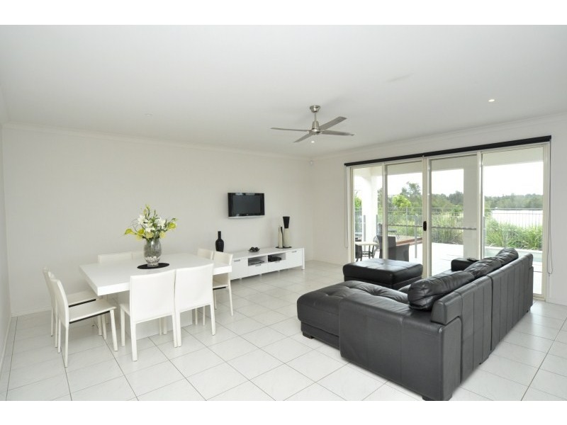 12 Fleetwood Court, Helensvale QLD 4212