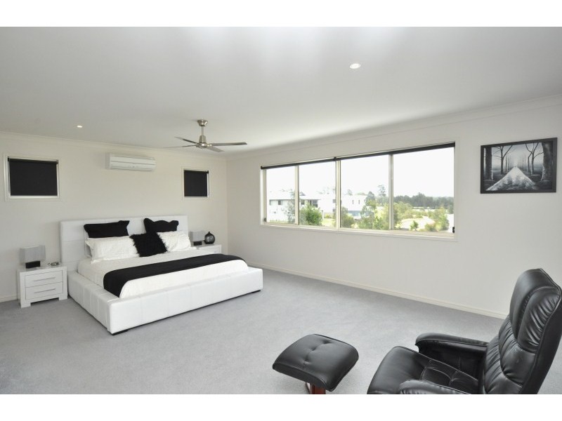 12 Fleetwood Court, Helensvale QLD 4212