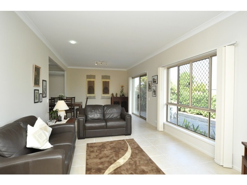 8 Savannah Avenue, Oxenford QLD 4210
