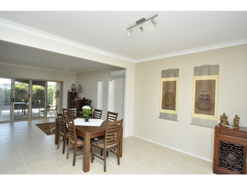 8 Savannah Avenue, Oxenford QLD 4210
