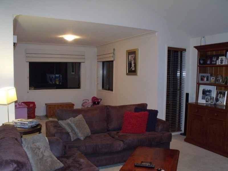 69 Van Dyke Crescent, Mcdowall QLD 4053