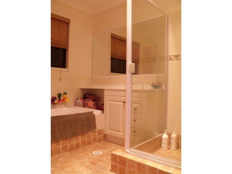 69 Van Dyke Crescent, Mcdowall QLD 4053