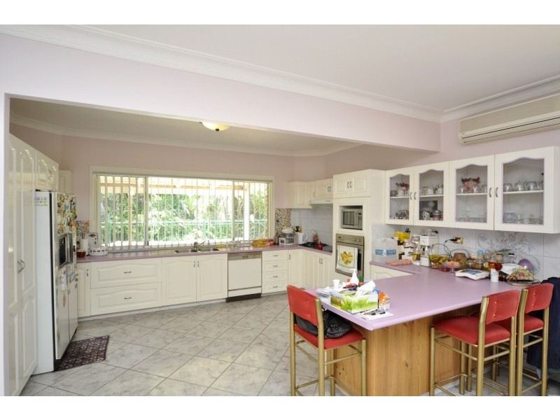 20 Narrabri Court, Gaven QLD 4211