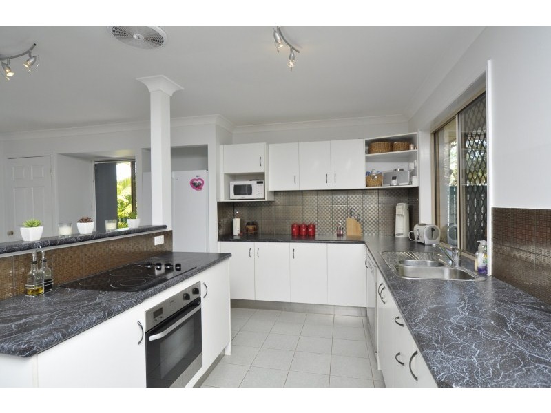 7 Pinemount Crescent, Oxenford QLD 4210