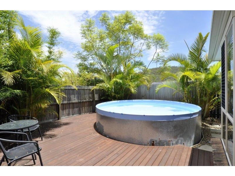 7 Pinemount Crescent, Oxenford QLD 4210