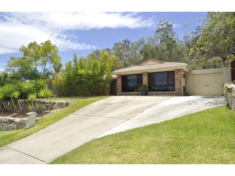 7 Pinemount Crescent, Oxenford QLD 4210