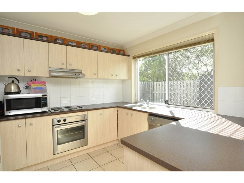 35/74 Universal Street, Pacific Pines QLD 4211