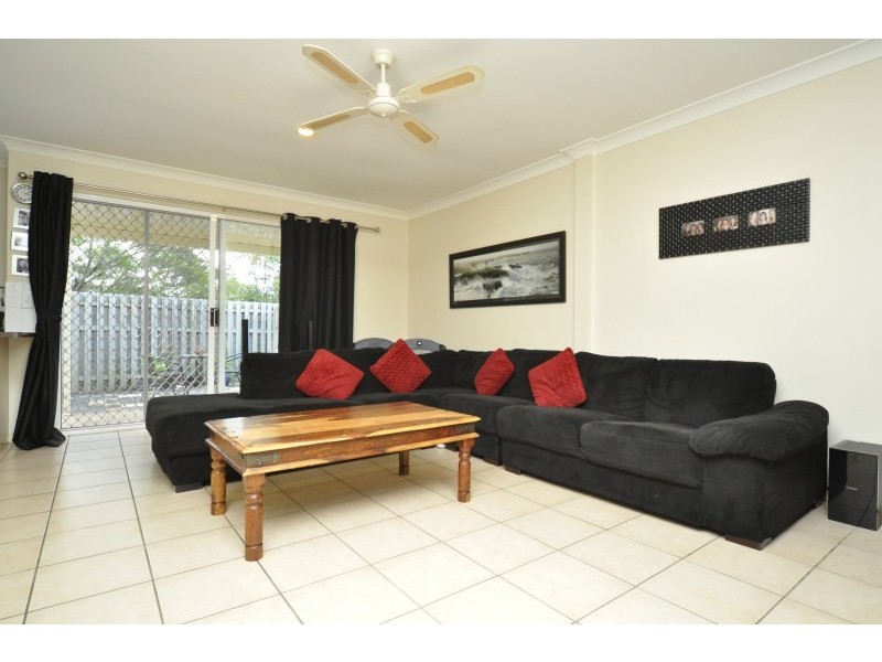 35/74 Universal Street, Pacific Pines QLD 4211