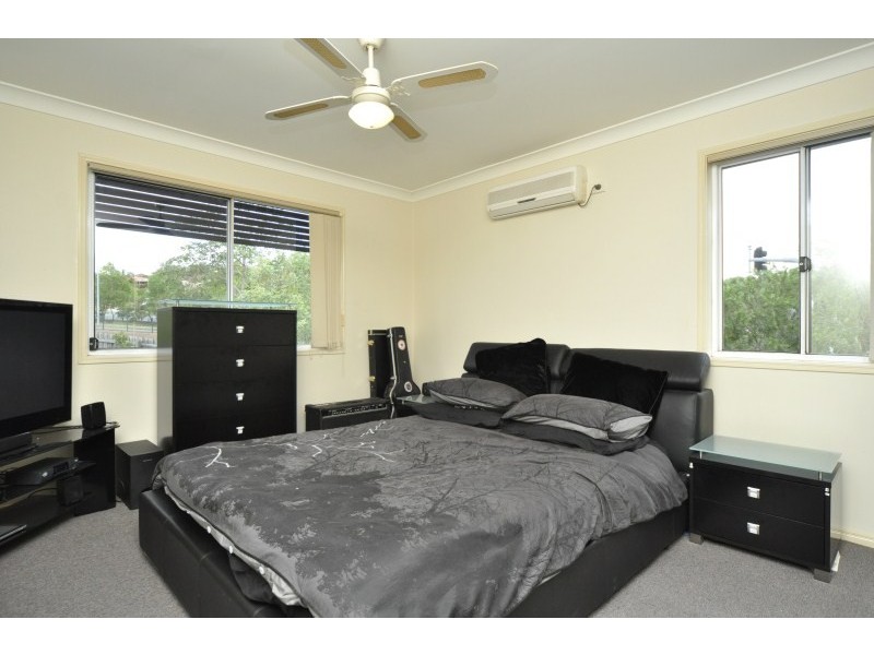 35/74 Universal Street, Pacific Pines QLD 4211