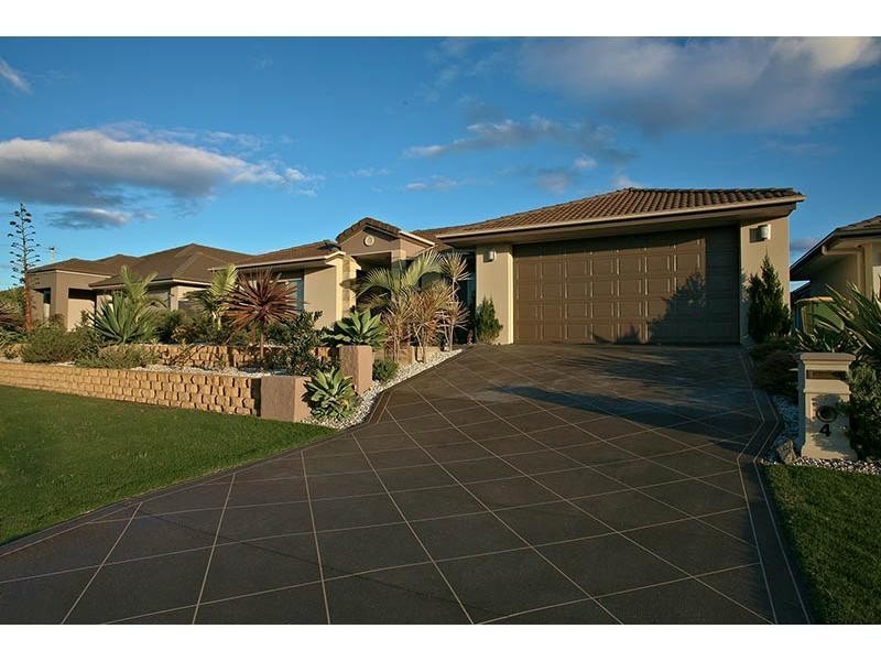 4 Marlow Street, Oxenford QLD 4210