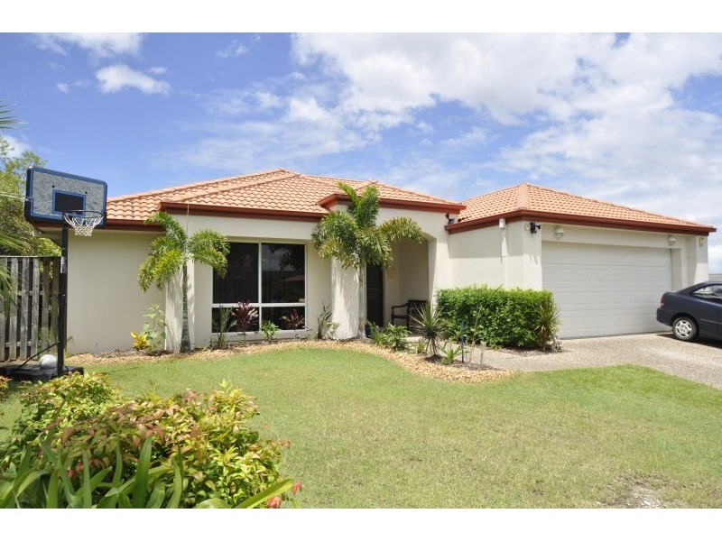 9 Hale Street, Pacific Pines QLD 4211