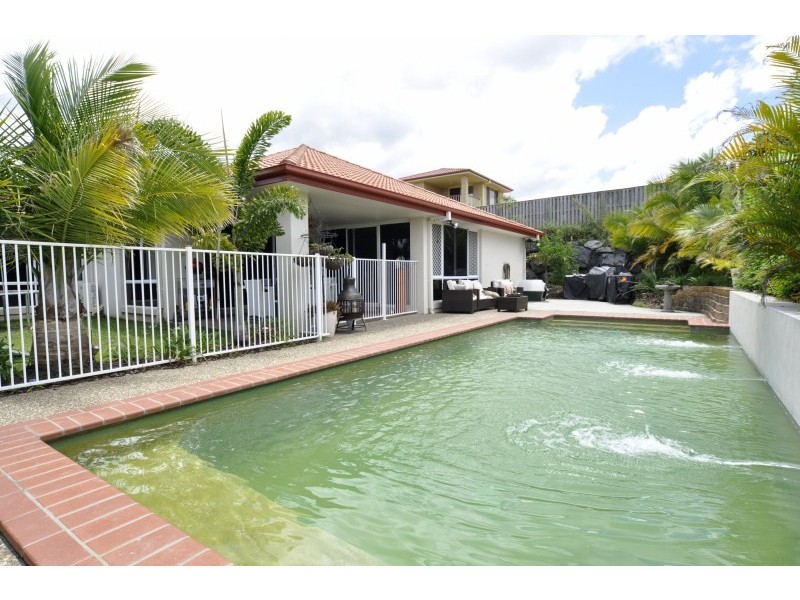 9 Hale Street, Pacific Pines QLD 4211