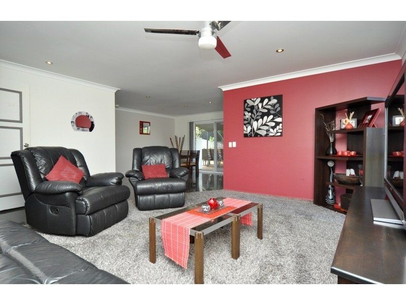 12 Pinebark Avenue, Oxenford QLD 4210