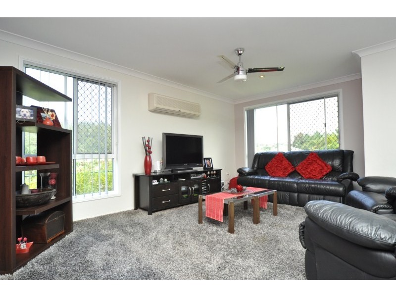 12 Pinebark Avenue, Oxenford QLD 4210