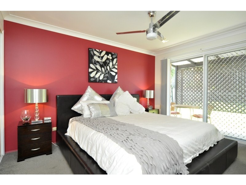 12 Pinebark Avenue, Oxenford QLD 4210