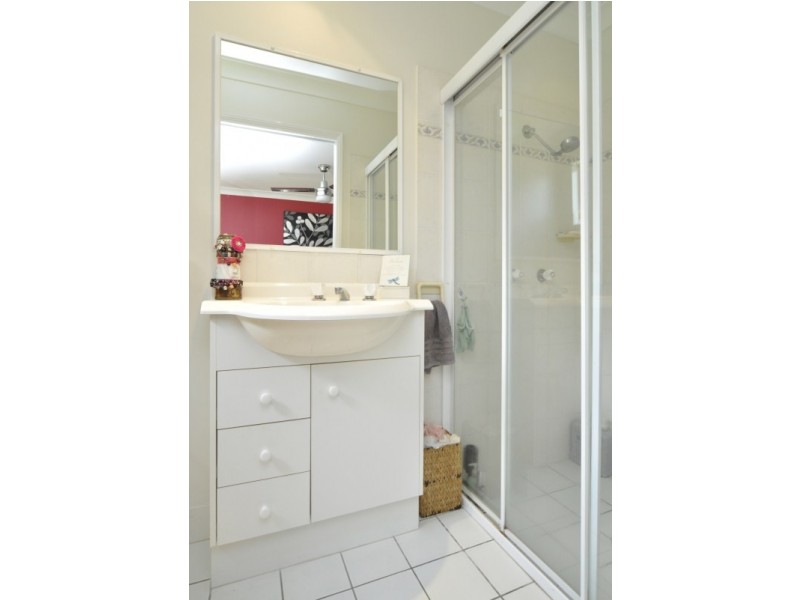 12 Pinebark Avenue, Oxenford QLD 4210