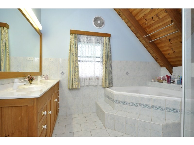 3 Emerson Way, Oxenford QLD 4210