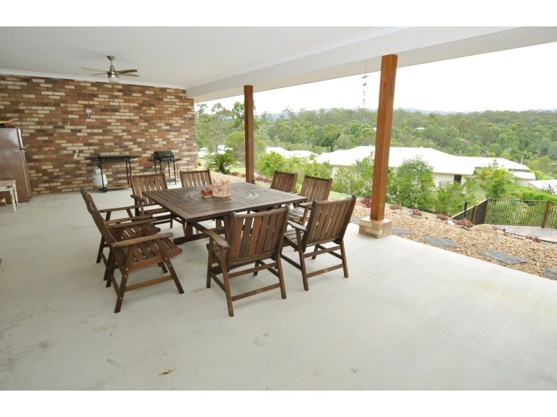 10 Willandra Court, Maudsland QLD 4210