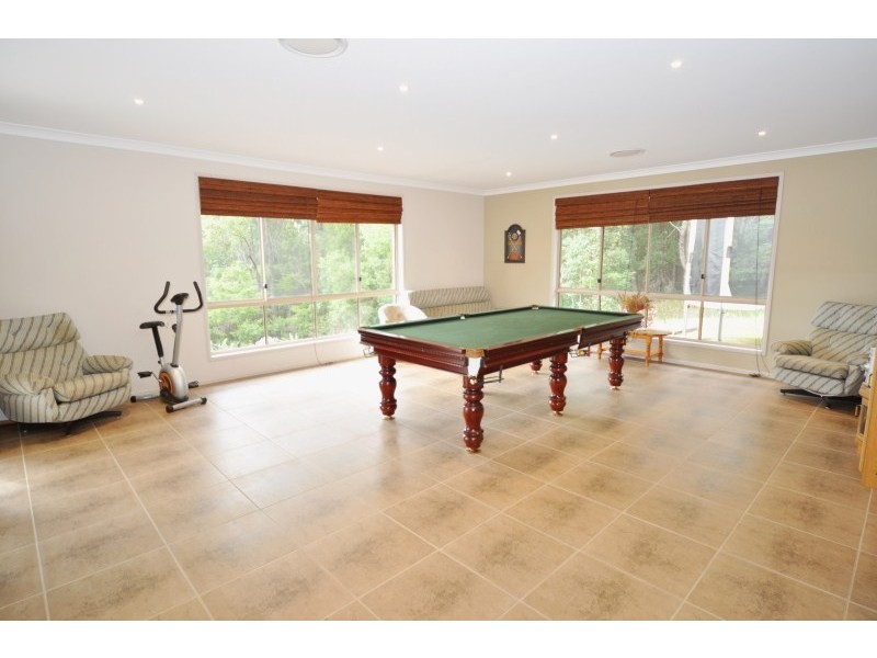 10 Willandra Court, Maudsland QLD 4210