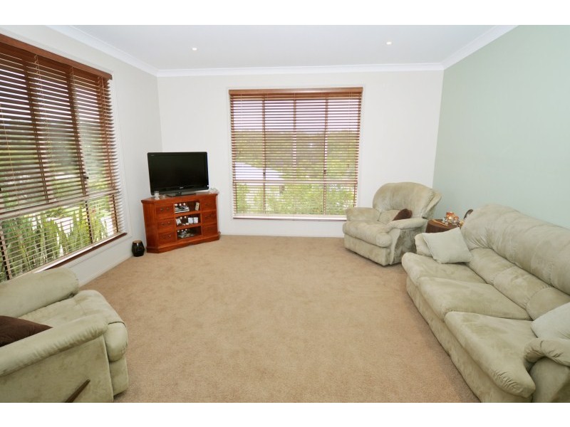 10 Willandra Court, Maudsland QLD 4210