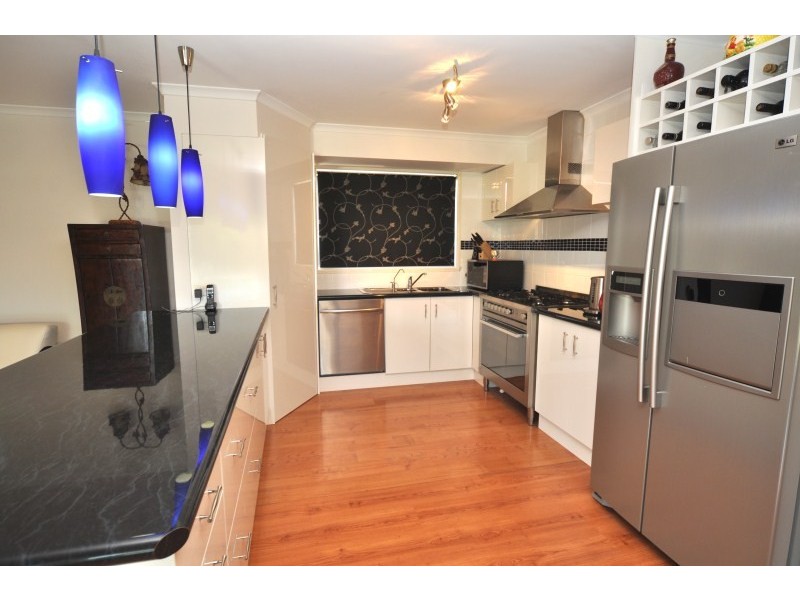 18 Fairbairn Court, Oxenford QLD 4210