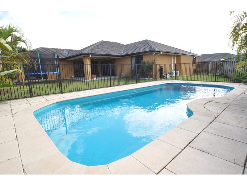 18 Fairbairn Court, Oxenford QLD 4210