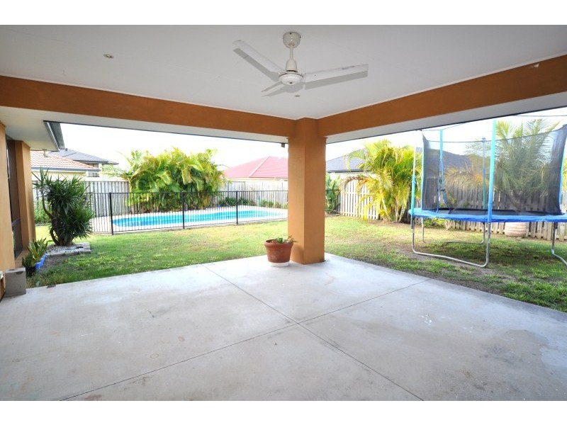 18 Fairbairn Court, Oxenford QLD 4210