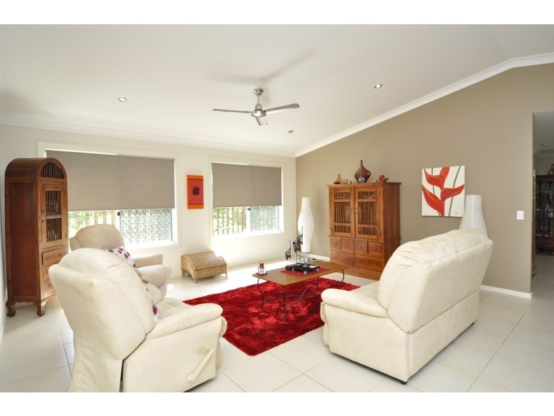 11 Shannonbrook Grove, Oxenford QLD 4210