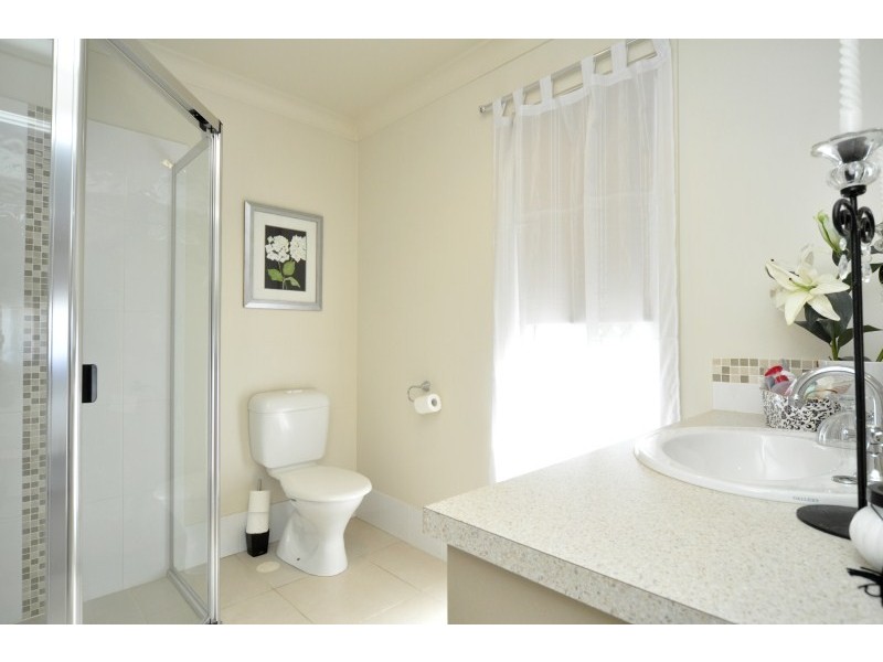 11 Shannonbrook Grove, Oxenford QLD 4210