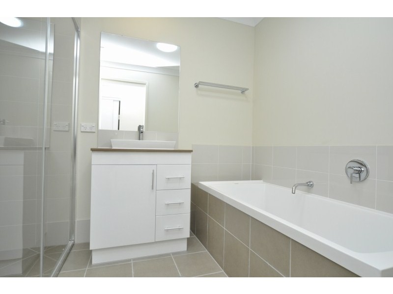 1/6 Joshua Place, Oxenford QLD 4210