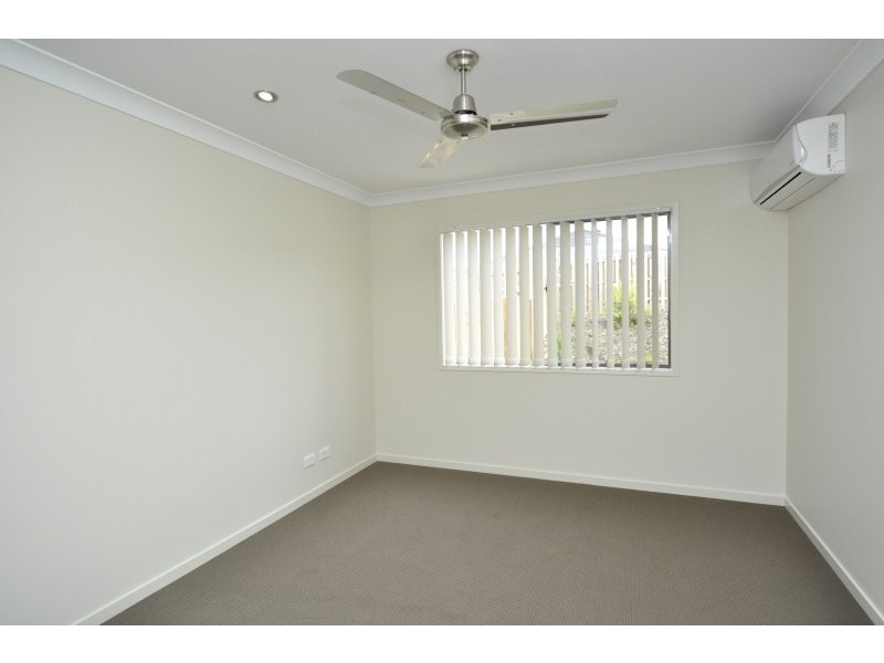 2/6 Joshua Place, Oxenford QLD 4210