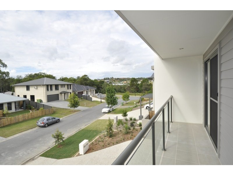 2/6 Joshua Place, Oxenford QLD 4210