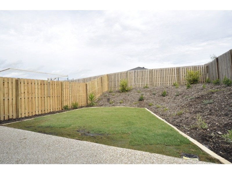 2/6 Joshua Place, Oxenford QLD 4210