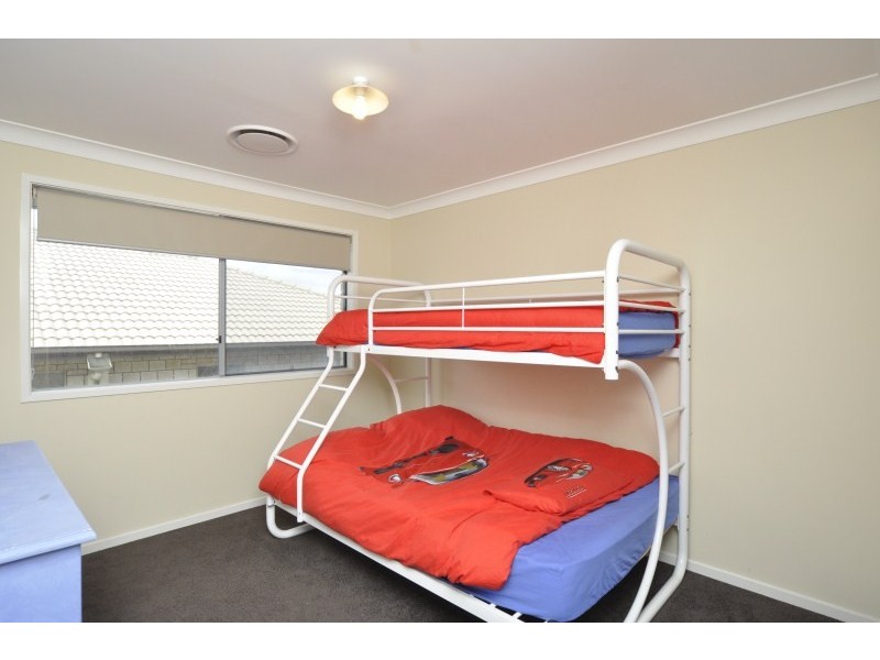 92 Wunburra Circle, Pacific Pines QLD 4211