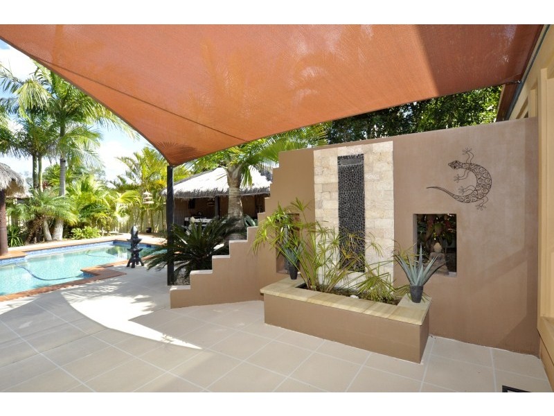 1 Zeller Crescent, Arundel QLD 4214