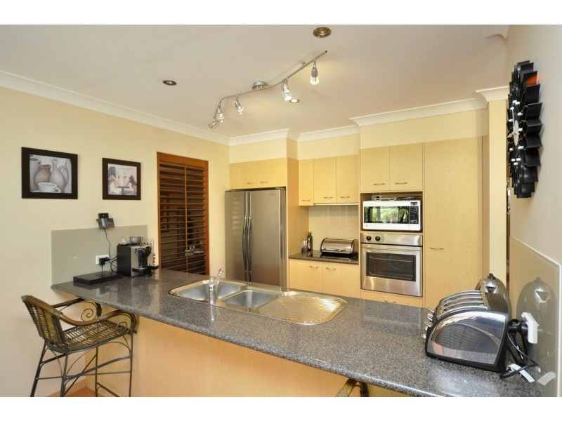 1 Zeller Crescent, Arundel QLD 4214