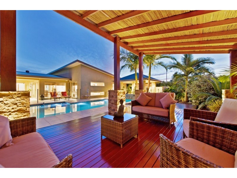 15 Meadow Court, Maudsland QLD 4210