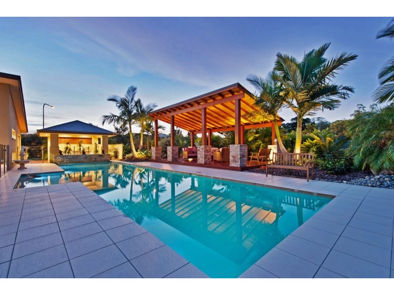 15 Meadow Court, Maudsland QLD 4210