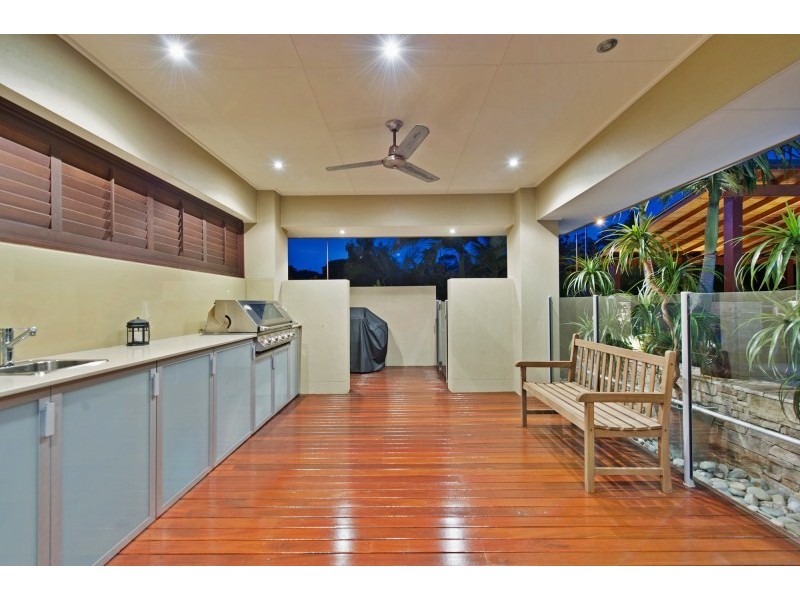 15 Meadow Court, Maudsland QLD 4210