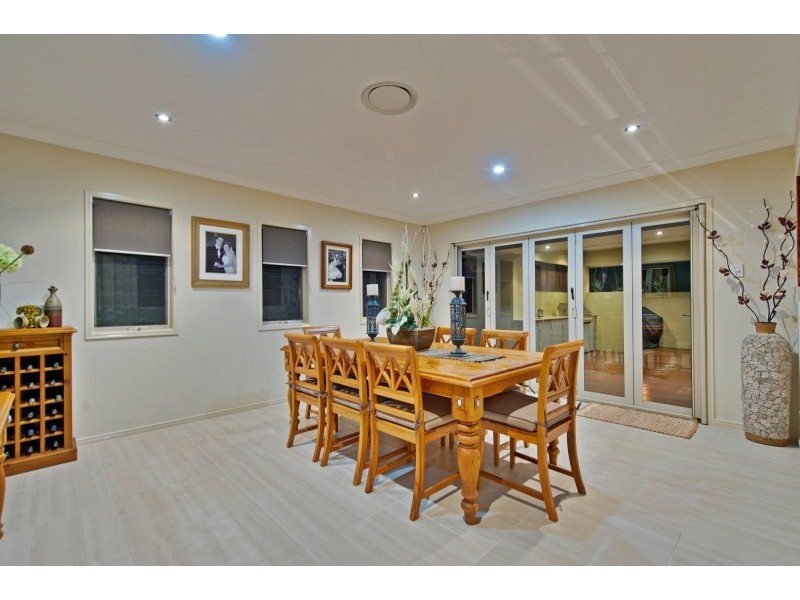 15 Meadow Court, Maudsland QLD 4210