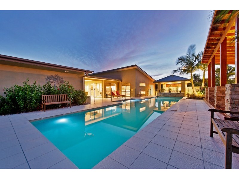 15 Meadow Court, Maudsland QLD 4210